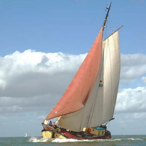 zeilen op IJsselmeer of Waddenzee met de eenmasttjalk Lotus (Harmina) vanuit Harlingen